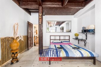 Nabízíme k prodeji stylově zařízený Apartmánový dům v podhů - 15