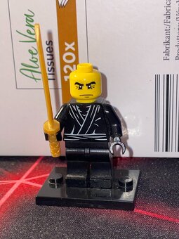 Lego postavičky nebo součástky - 15