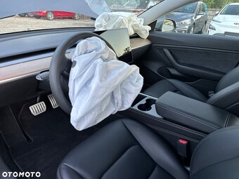 VÝKON ZDVIHU TESLA 3  DVOJITÝ MOTOR S DLOUHÝM DOSAHEM  Rok v - 15