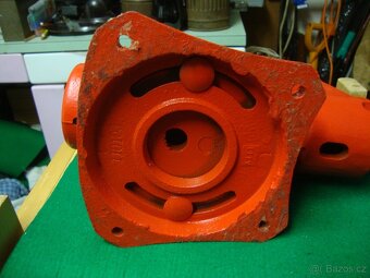 Svěrák YORK 100L 100mm červený zachovalý PC: 3700Kč - 15