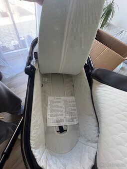 Kočárek Moon Resea S - 15