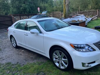 Prodám Lexus LS 600 h Long - 15