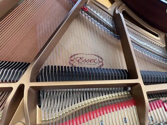 Klavír ESSEX mod EGP 173 Steinway & Sons se zárukou 5 let. - 15