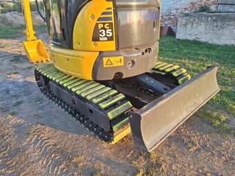 KOMATSU PC 35 MR - 15