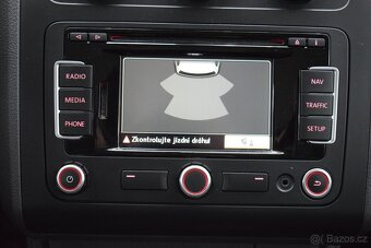 Volkswagen Touran 1,6 TDi 77 kW, 7-míst,NAVI,1.maj., - 15