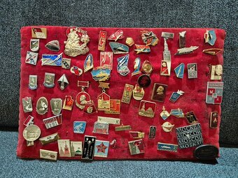 Sbírka odznaků a vyznamenání cca 2100ks - 15