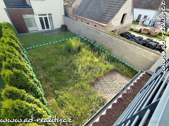 Prodej koncového řRD 4+1 [125m2] se zahradou, 2x parking, Če - 15