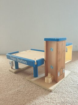 DŘEVĚNÁ VLÁČKODRÁHA BRIO - 15