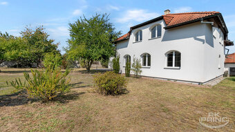 Rodinný dům 6+kk, na pozemku 1.044 m2, obec Měchenice, Praha - 15