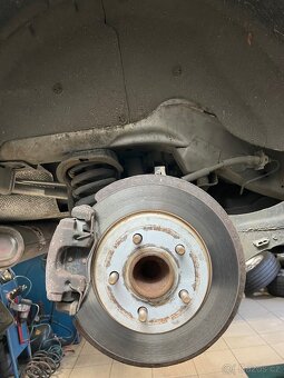 Ford Focus MK3 kombi 1.6 110kW benzín, výhřev sedaček a skla - 15