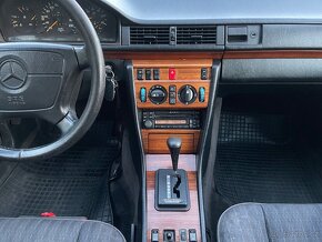 Mercedes W124, 300TD 4Matic, nádherný stav, 2x sada kol - 15