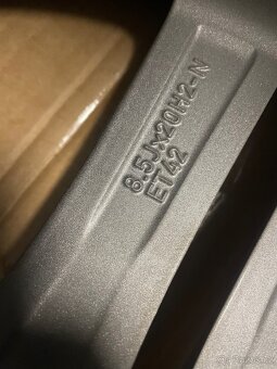 Original zimni Mercedes GLE r20 v167 c167 + 275/50/20 99% - 15