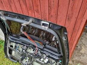 KIA Sportage II JE_ KM_ víko kufru, zadní dveře - 15
