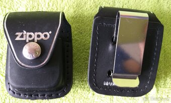 Predám ZIPPO ZAPAĽOVAČE, KOŽENÉ PÚZDRA A PRÍVESOK-KANISTER N - 15