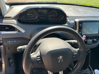 Peugeot 2008, 1.2 PureTech, 1 majitel, ČR, servisovany - 15
