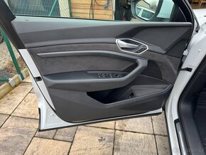 Audi e-tron,55,300kw,alcantara,tour,carplay,matrix,nov.motor - 15