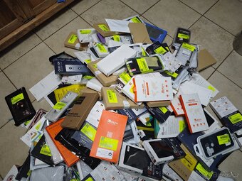 1000 kusů obalů na telefony a ochranných skel - 15