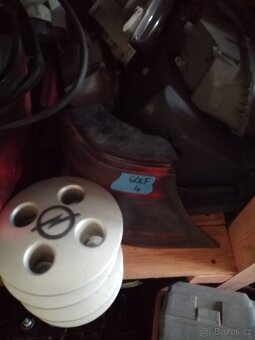 Díly na Uno, Vectra, Megane, Omega, Escort,Ka, Punto, Golf 4 - 15