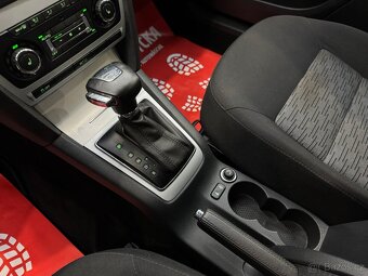 Škoda Octavia II Elegance 1.6TDI 77kW DSG 2011 PERFEKTNÍ - 15