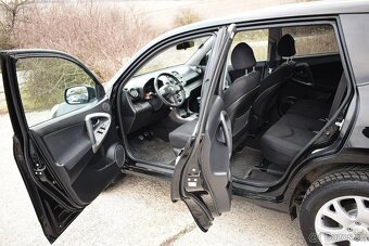 Toyota RAV4 2.2D 4x4 Top stav - 15