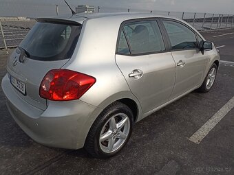 Auris. 94000km. Automatická prevodovka - 15