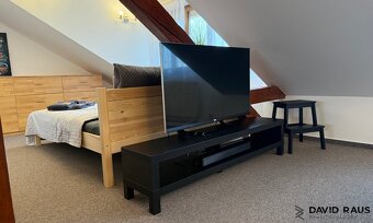 Pronájem zařízeného podkrovního bytu 1+kk (61m²), ul. Gorkéh - 15