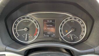 ŠKODA OCTAVIA 2.0TDi RS 125kW 1.MAJITEL - 15