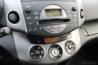 Toyota Rav4 2.2D-4D 100kW + 4X4 + BEZ KOROZE + TAŽNÉ - 15
