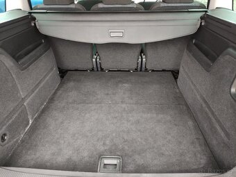 VW Sharan TDi DSG XENON NAVI VYHŘ.SEDAČKY TAŽNÉ - 15