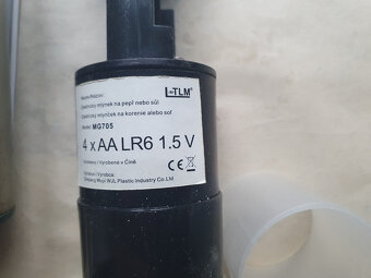 Kuchyňské síta , nůžky , lis na vařené brambory - 15