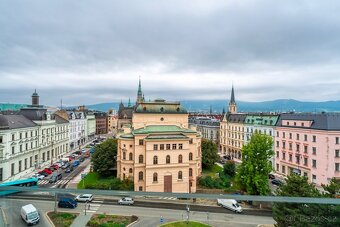 Exkluzivní byt 5+kk v centru Liberce se střešní terasou - 15