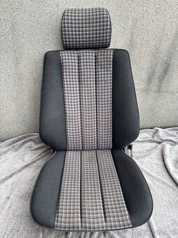 Mercedes 190 w201 Sportline interiér - 15