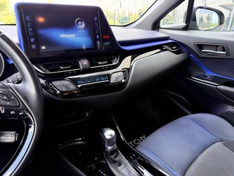 Toyota C-HR Hybrid / 2018 / ČR - 15