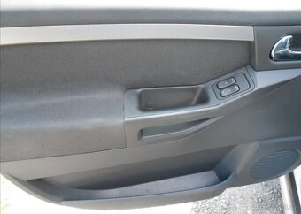 Opel Meriva 1,6 16V 74 kW AUTOMAT Essentia benzín - 15