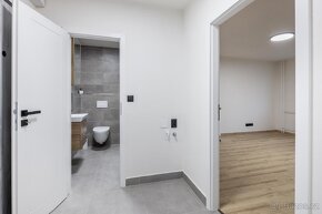Byt 2+kk s rozšířenou lodžií a klimatizací, 39m² - 15