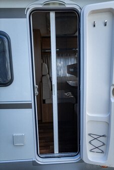 Obytný automobil Hymer - 15