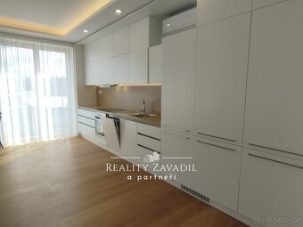 Luxusní byt 2+kk s garáží, zahradou a bazénem – Ledeč nad Sá - 15