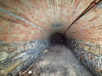 Prodej samostatně stojícího RD 3+1 + vinný sklep POLEŠOVICE - 15