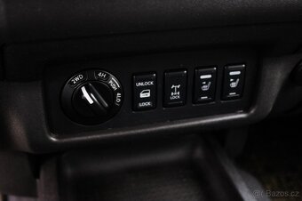 Nissan Navara DoubleCab 2.5D XE - 15