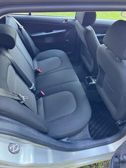 Škoda Fabia 1.4i 55Kw, Klima - 15