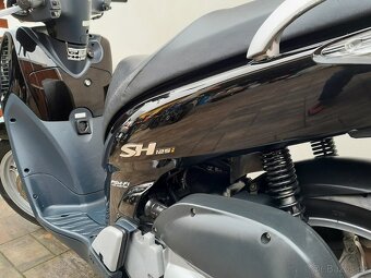 Honda SH 125i, 2006, moc pěkný stav - 15