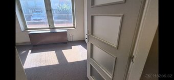 Pronájem haly cca 810m2 včetně kanceláří u metra Hůrka Praha - 15