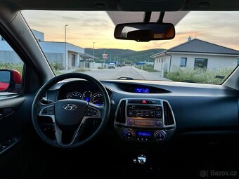 Hyundai i20 1.4i 16V Style A/T - 15