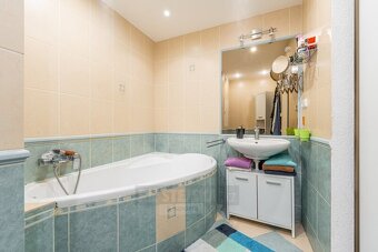 Prodej rekonstruovaného, prostorného DV bytu 3+1, 72 m2 podl - 15