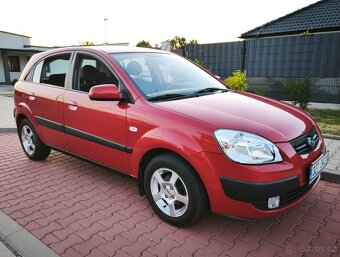 KIA Rio 1.4 - rok 4/2009, najeto 89.800 km, nová STK - 15
