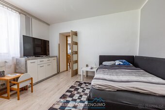 Prodej rodinného domu 4+kk, vejminek 1+kk, pozemek 838m2, k. - 15