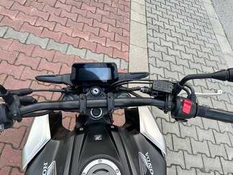 Honda CB 125 R 2021 - 15