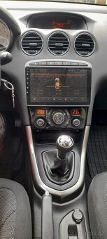 Peugeot 308 SW 1,6i 88kW   7-místný - 15