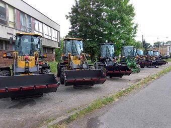 Čelní kolový, kloubový nakladač ZL13 - 15