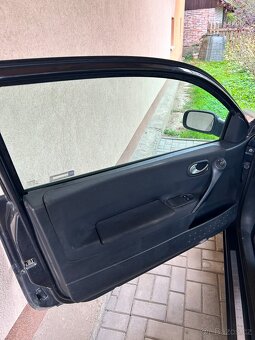 Renault Megane 2.0 - 15